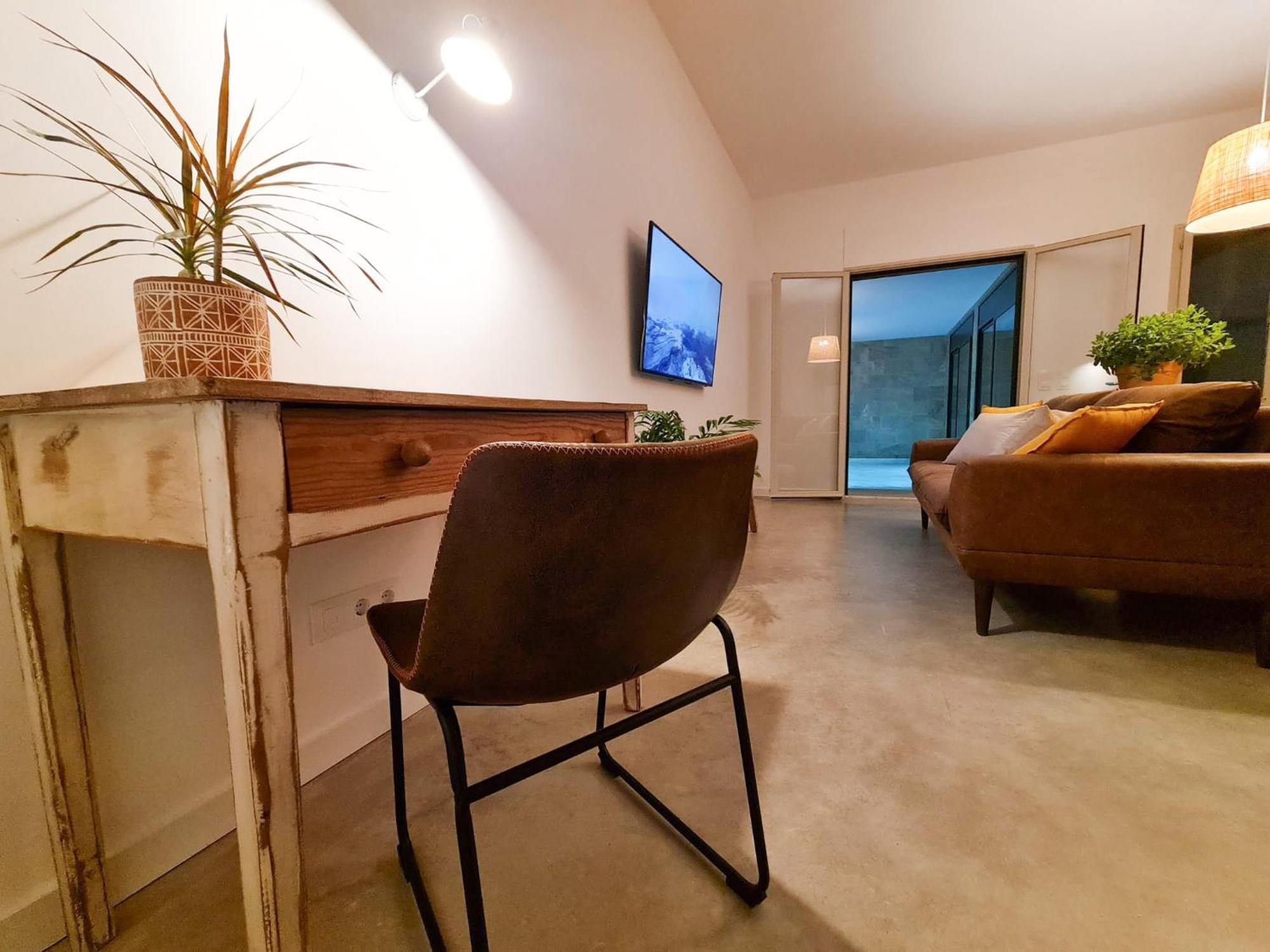 Appartamento Loft Con Piscina Climatizada De Agua Salada Y Parking En El Centro De Figueres Figueres  Esterno foto