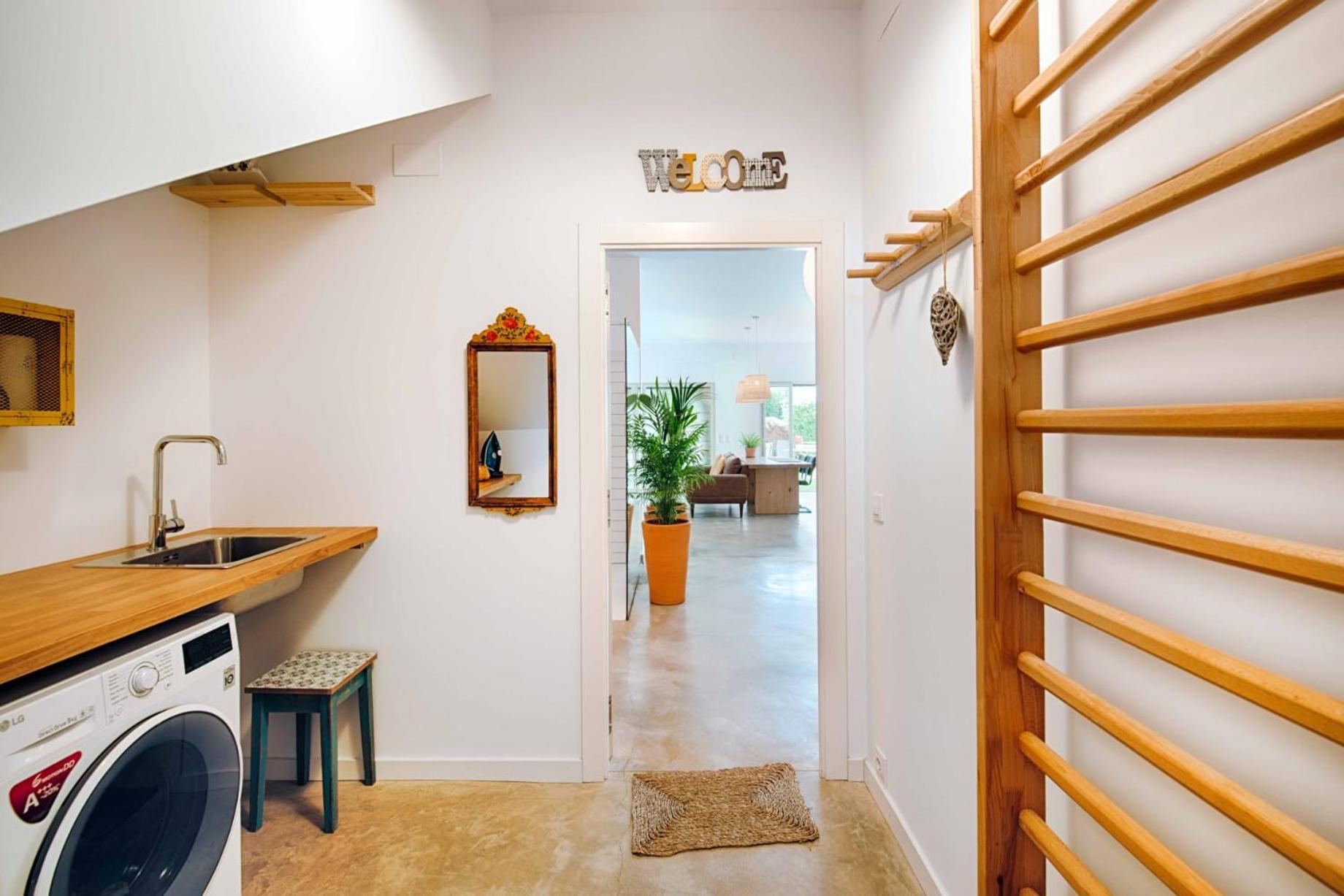 Appartamento Loft Con Piscina Climatizada De Agua Salada Y Parking En El Centro De Figueres Figueres  Esterno foto